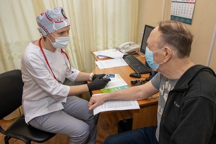 [:ru]На Днепропетровщине стартовала вакцинация от COVID-19. Кто стал первым?[:ua]На Дніпропетровщині стартувала вакцинація від COVID-19. Хто став першим?[:]