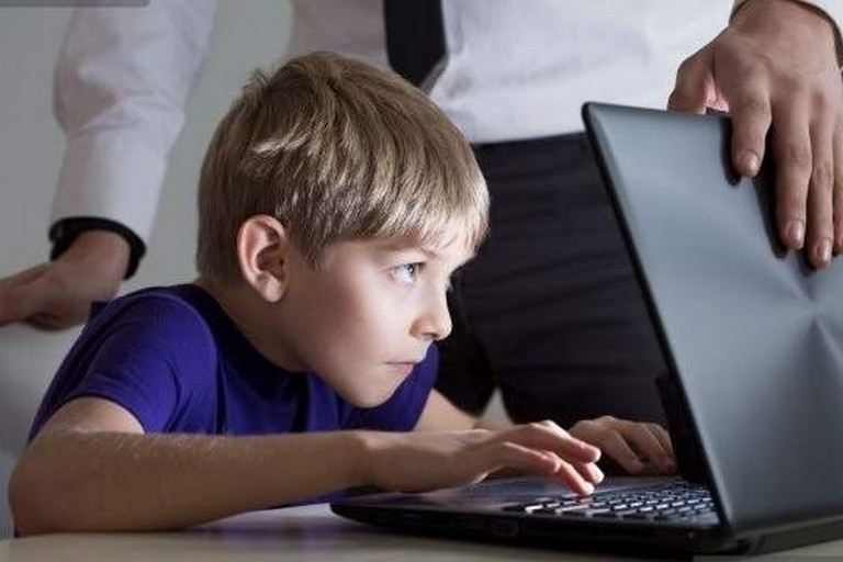 [:ru]В Никополе стартует проект ЮПИ по кибербезопасности детей[:ua]У Нікополі запустять проект ЮПІ з кібербезпеки дітей[:]