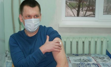 [:ru]Мэр Покрова вакцинировался от коронавируса (фото)[:ua]Мер Покрова вакцинувався від коронавірусу (фото)[:]