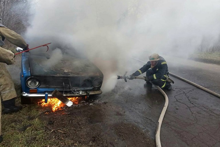 [:ru]В Покрове на ходу сгорела машина (фото)[:ua]В Покрові на ходу згоріла машина (фото)[:]