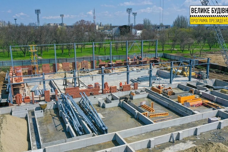 [:ru]Как в Никополе продвигается строительство бассейна (фото)[:ua]Як у Нікополі просувається будівництво басейну (фото)[:]
