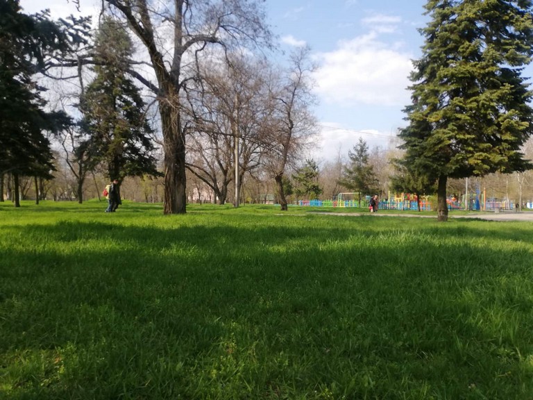 [:ru]Как в Никополе выглядит парк, побежденный временем (фото)[:ua]Як у Нікополі виглядає парк, переможений часом (фото)[:]