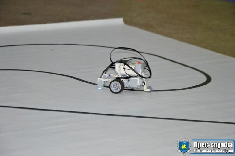 [:ru]В Никополе прошли соревнования робототехников (фото)[:ua]У Нікополі пройшли змагання робототехників (фото)[:]