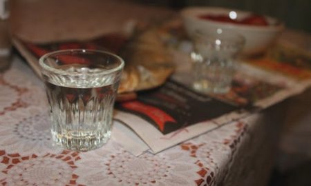 [:ru]В Никополе пьянка закончилась смертью мужчины – СМИ[:ua]У Нікополі пиятика закінчилася смертю чоловіка - ЗМІ[:]