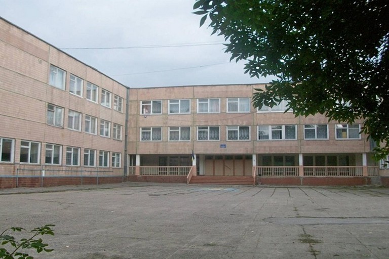 школы Никополя