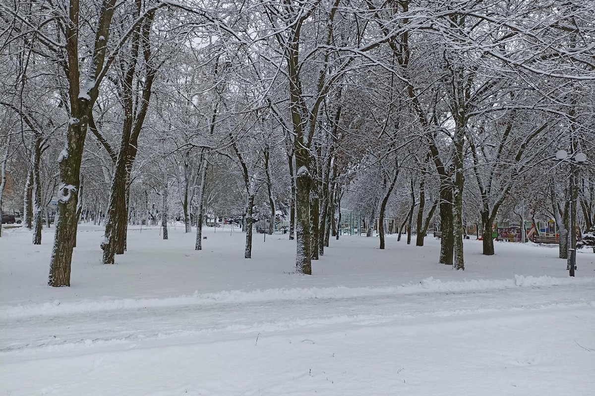 Как выглядит Никополь под белым покрывалом декабря (фото)