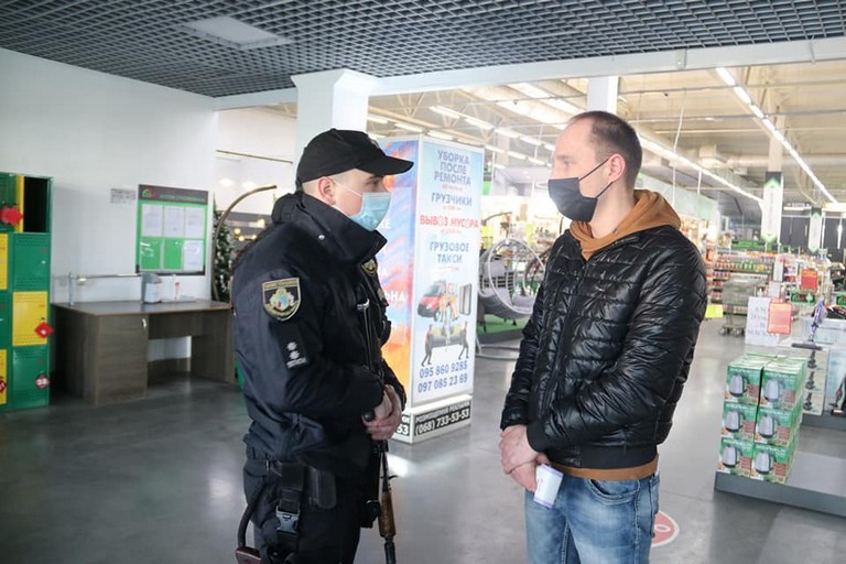 Фальшивые ковид-сертификаты: полиция Никополя и района начала 8 уголовных производств