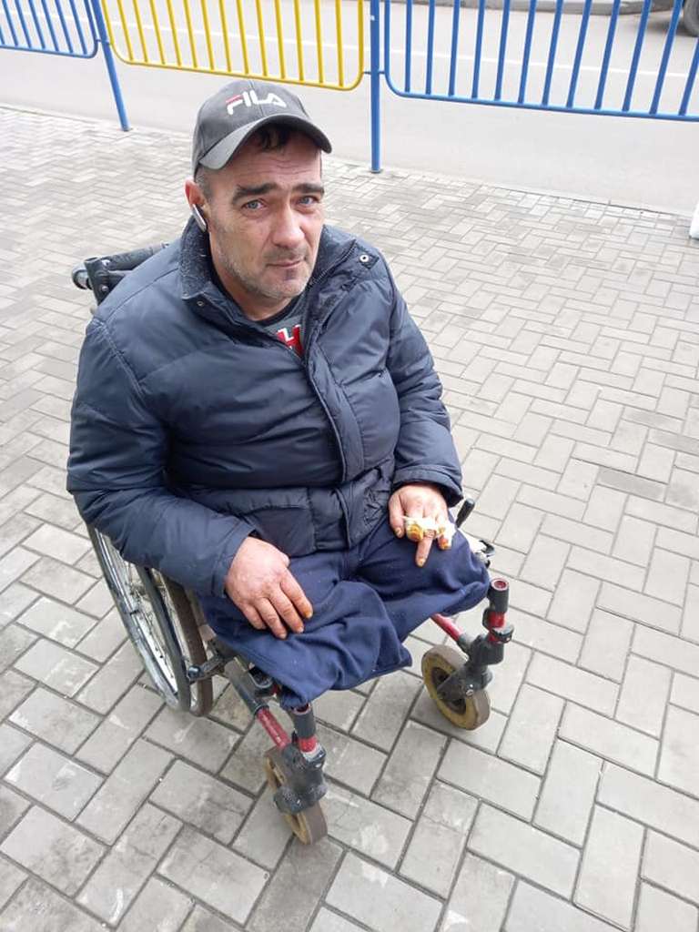 Без ног и пальцев рук: в Покрове продолжается сбор на коляску для мужчины с инвалидностью