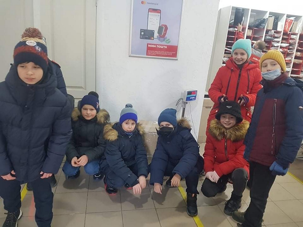 дети з Марганца передали подарки питомцам Никопольского приюта для животных