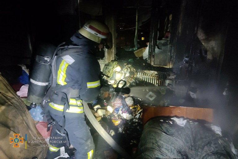 Дві пожежі за годину ліквідували МНС-ники Нікополя 1 грудня