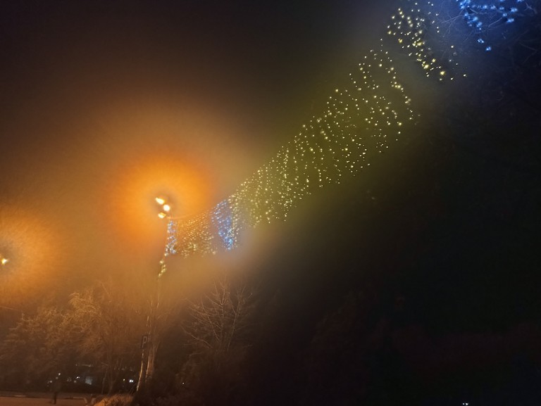 Как в Никополе украсили к Новому году Молодежную аллею (фото)