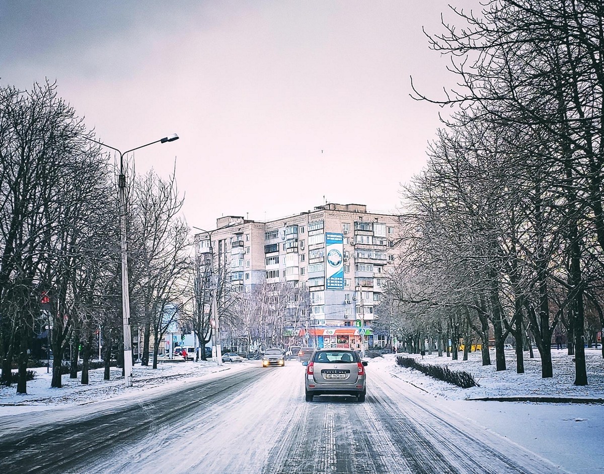 Как выглядит заснеженный Никополь утром 23 декабря (фото)