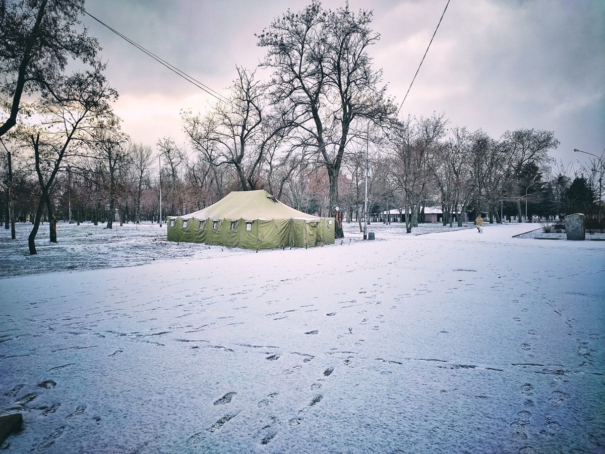 Как выглядит заснеженный Никополь утром 23 декабря (фото)