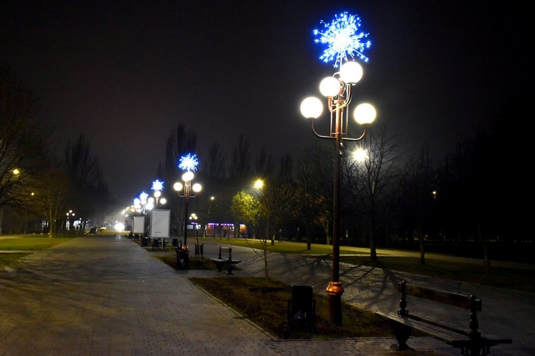 Як прикрасили до Нового року міста в Дніпропетровській області