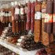 В Никополе мужчина украл в «Варусе» колбасу и шоколад – его судили