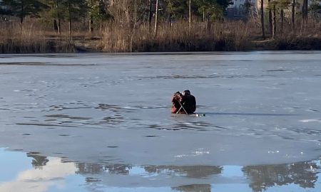 В Энергодаре четверо рыбаков провалились под лед