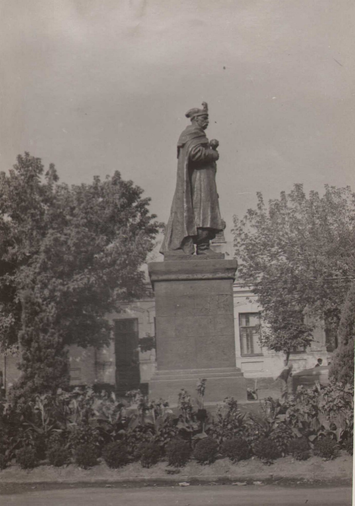 памятник Богдану Хмельницкому в Никополе