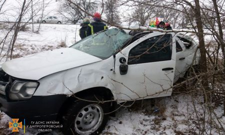 ДТП на трассе Н-08 Запорожье-Днепр-Борисполь - авто слетело в кювет, есть пострадавший