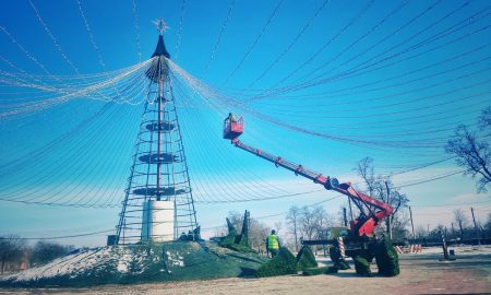 В Никополе 20 января демонтируют новогоднюю елку (фото)