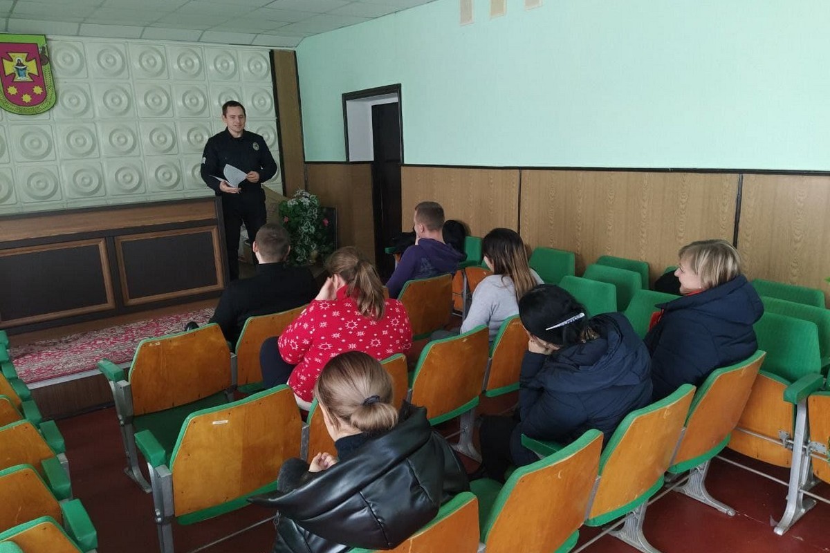 Поліцейські громади Нікопольщини відзвітували перед населенням (фото)