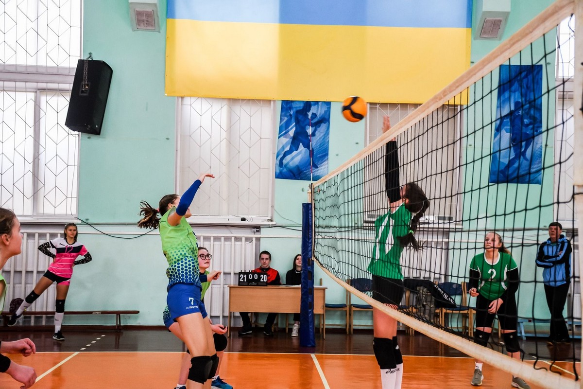 У Нікополі пройшов Всеукраїнський турнір з волейболу серед дівчат до 17 років (фото)