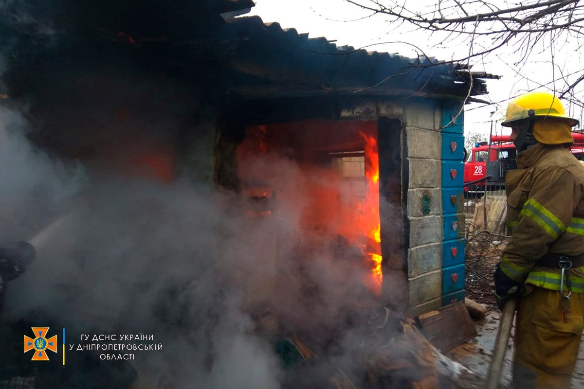 В Никополе на Циолковского 5 февраля произошел пожар в частном домовладении