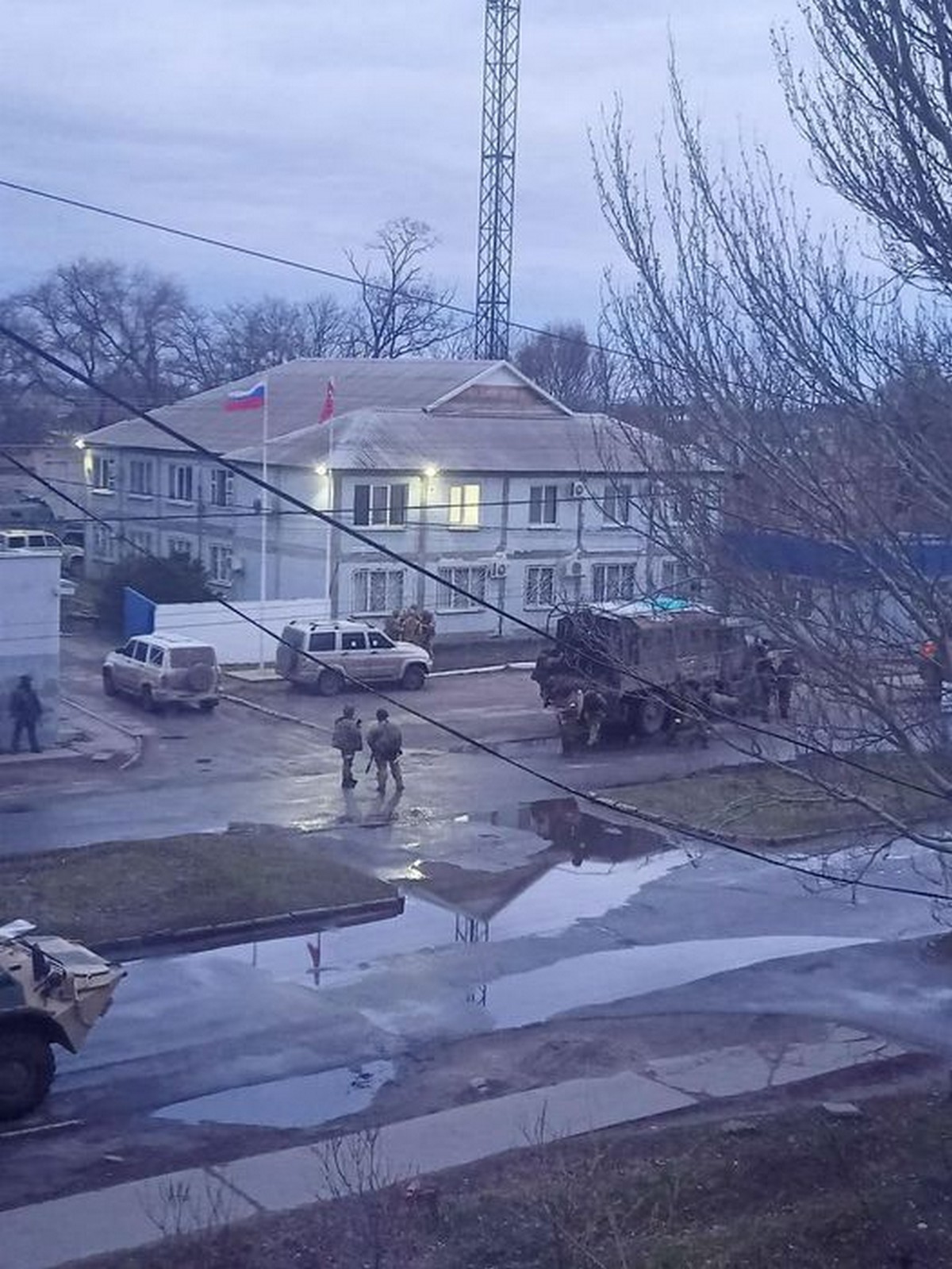 В Каменке-Днепровской оккупанты вывесили триколор