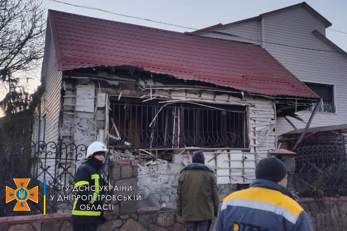 Фото последствий обстрела «Градами» в Криворожском районе обнародовали в ГСЧС