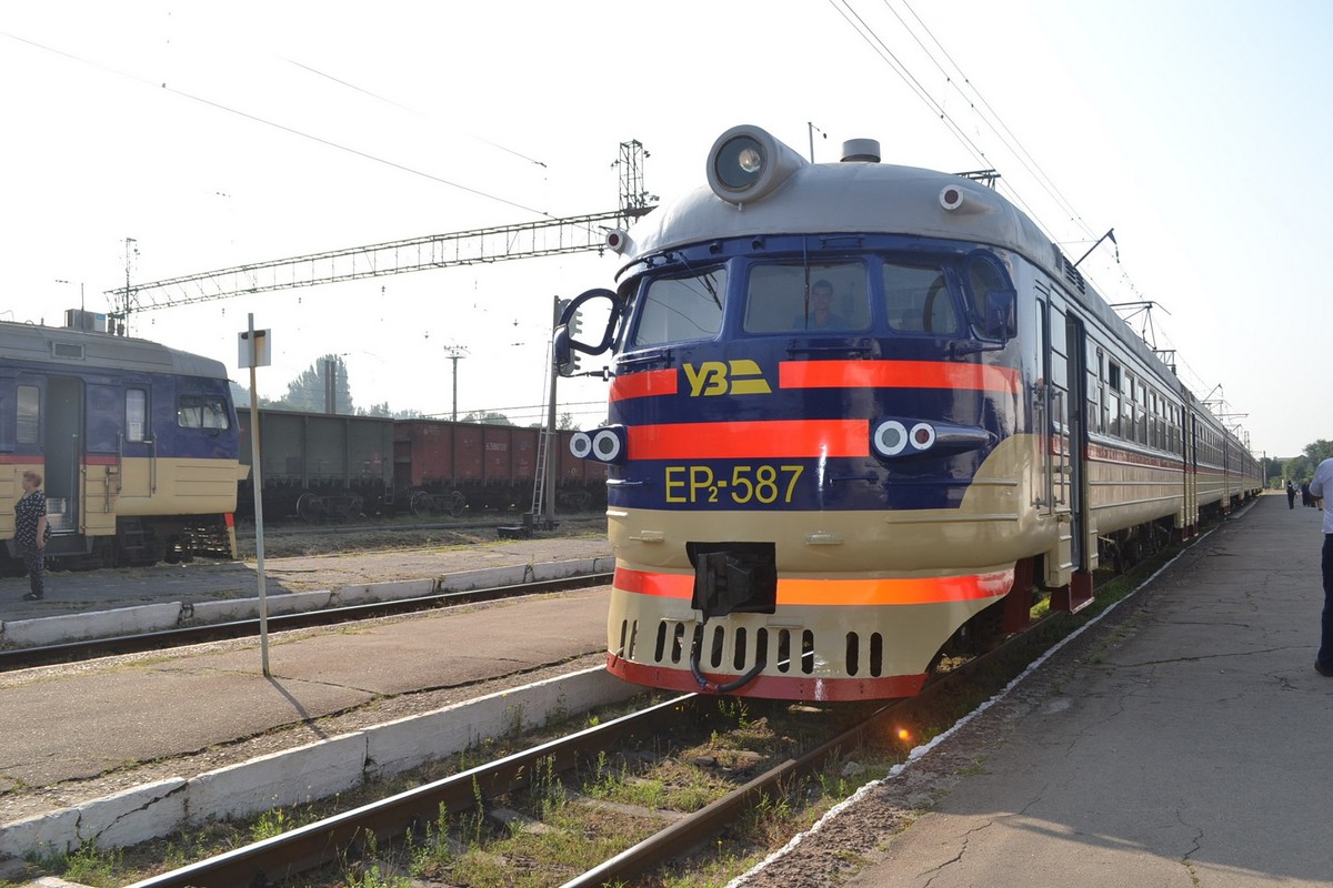 Обстріл станції Запоріжжя-2: що буде з приміськими потягами