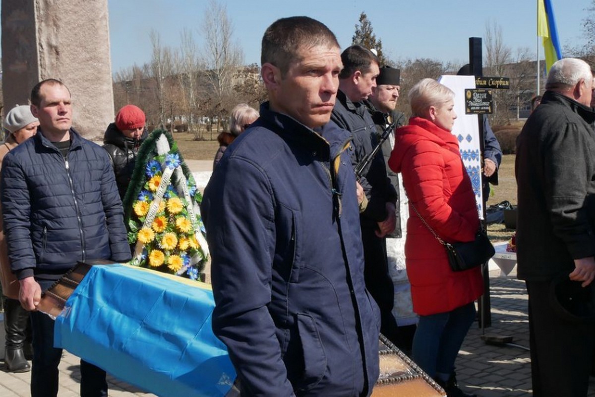 В Покрове провели в последнюю путь 26-летнего Защитника Украины
