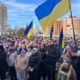 В окупованому Енергодарі мешканці вийшли на проукраїнський мітинг: росіяни почали стрілянину (відео)