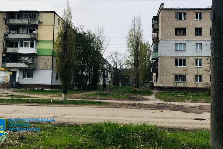 Прокуратура оприлюднила фото наслідків ракетного обстрілу околиць Новомосковська