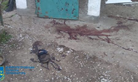 Фото наслідків смертельного обстрілу села Мар’янське від прокуратури