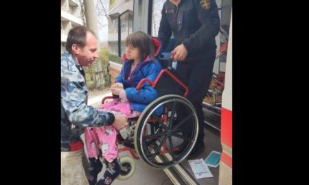 До Дніпра доправили дівчину з ДЦП, яка внаслідок обстрілів втратила обох батьків