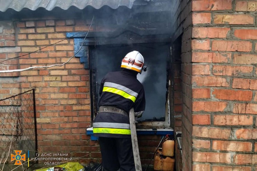 У Нікопольському районі виявили двох загиблих під час гасіння пожежі