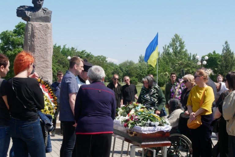 У Покрові провели в останню путь загиблого Захисника України