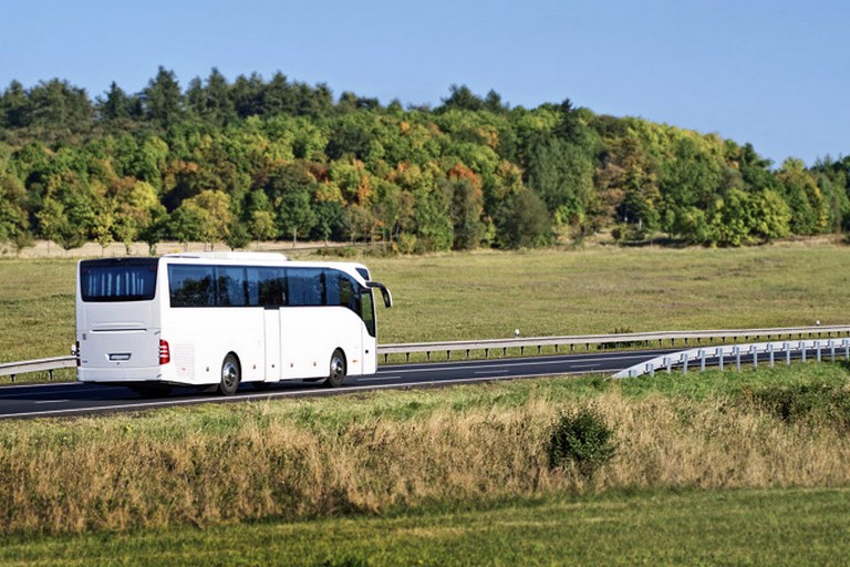 Розклад приміських і міжміських автобусів з Нікополя 4 травня