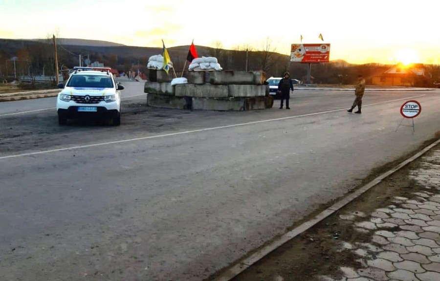 Поліція Нікопольщини виявила автомобілі у розшуку під час перевірок на блок-постах