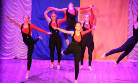 «Буча», «Сховище», «Патріот» - у Нікополі пройшов ювілейний звітний концерт студії сучасної хореографії Dancer