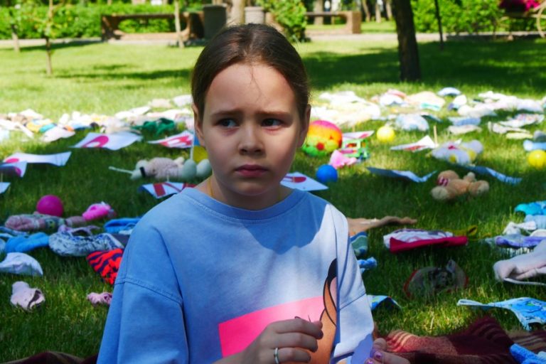«Обірвані мрії»: у Покрові провели акцію в пам’ять дітей, що стали жертвами війни