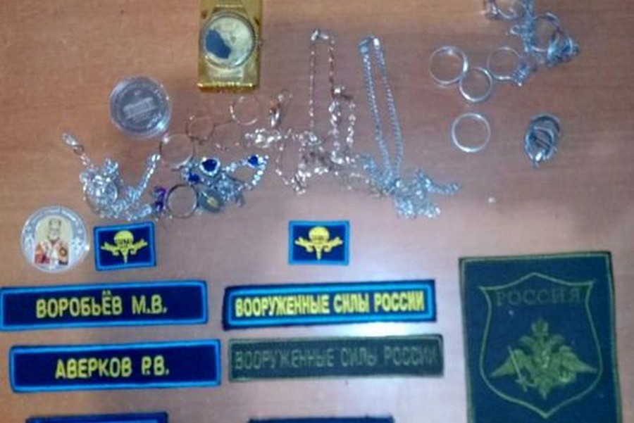 Ось що знайшли у речах мертвих російських солдат після звільнення селища на кордоні з Дніпропетровщиною