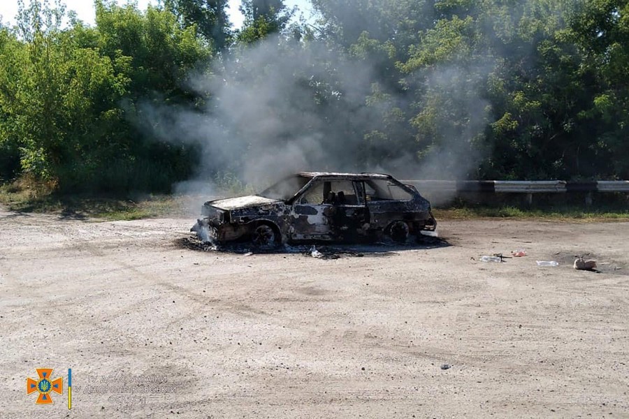 Біля Марганця під час руху загорівся автомобіль