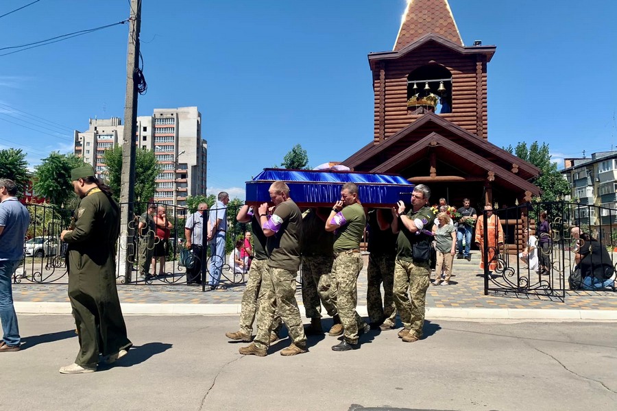 У Нікополі 13 липня простилися із полеглим на війні Героєм