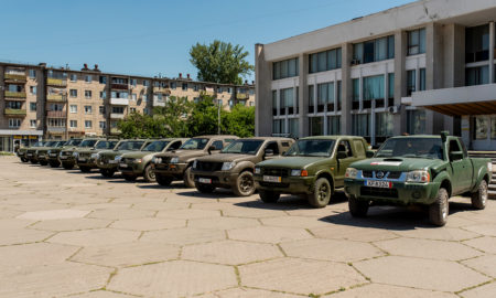 12 пікапів для військових бригад Дніпропетровщини від фонду Віктора Пінчука