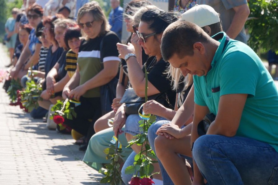 Покров знову в жалобі: 15 липня провели в останню путь молодого Героя