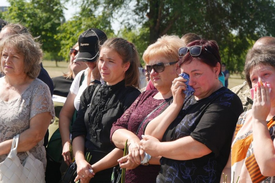 Покров знову в жалобі: 15 липня провели в останню путь молодого Героя