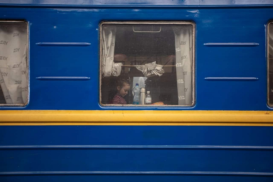 Через Нікополь щодня курсує потяг до Львова з еваковагонами