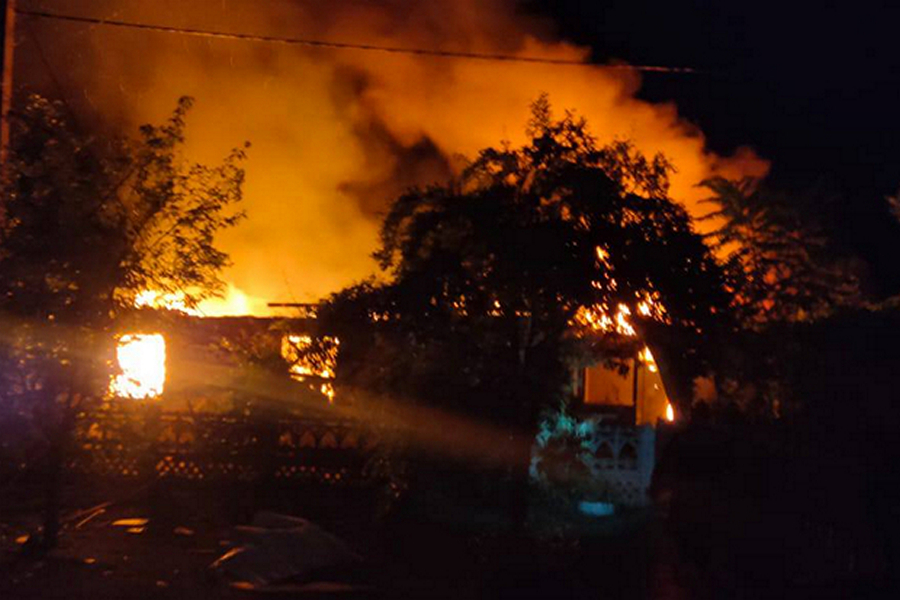 Зовсім тривожна ніч для Зеленодольської громади: обстріли і пожежі