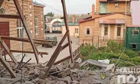 Наслідки ворожих обстрілів у Нікополі – фото від поліції