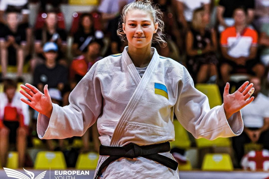 Спортсменка з Покрова переможно підняла прапор України у Словаччині!